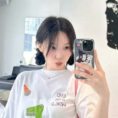 钟由希